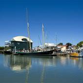 Pelicans View Cafe & Marina EXTERIOR