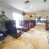 Prince Alfred Hotel - Plantations Cafe & Harry Brown's Liquor store