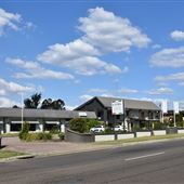 Ipswich Country Motel - Exterior