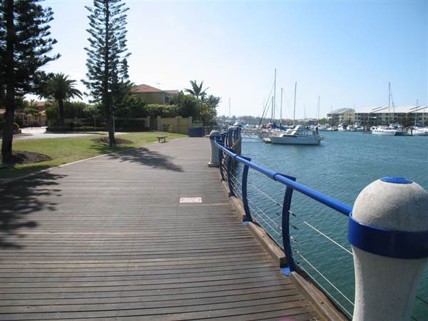 Raby Bay Marina (9/10/2007)