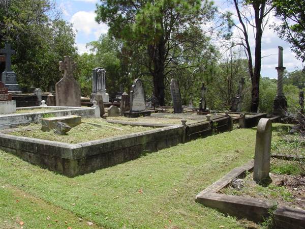 Toowong Cemetery (14/02/2005)