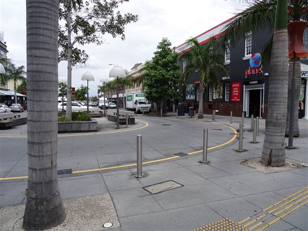 Cnr Logan Rd & Jurgens St (24/01/2014 - Credits: Angus Ledgerwood)