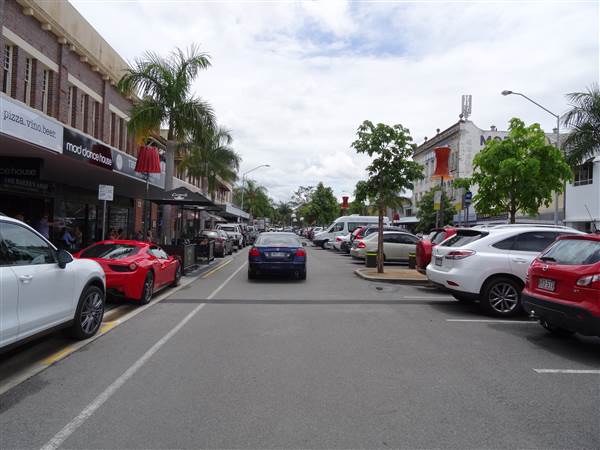 Cnr Logan Rd & Jurgens St (24/01/2014 - Credits: Angus Ledgerwood)