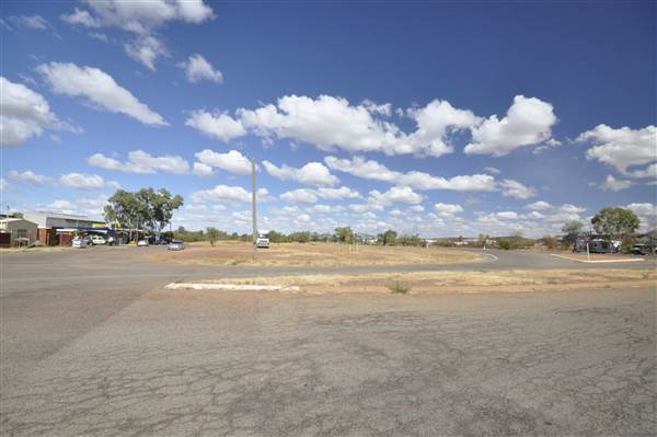 Corner of Killara Crescent & Kolongo Crescent (26/05/2014 - Credits: Angua Ledgerwood)