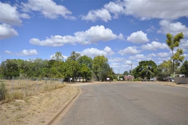 Corner of Killara Crescent & Kolongo Crescent (26/05/2014 - Credits: Angua Ledgerwood)