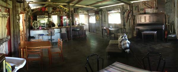 Crossroads Cafe - Daintree (19/12/2014)