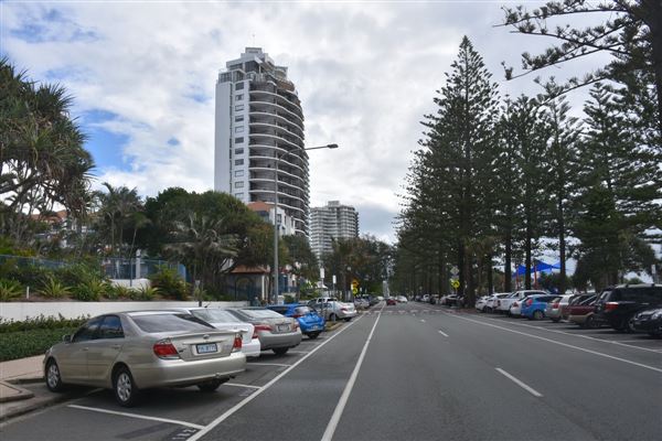 Coolangatta - Marine Parade / Beach (17/05/2019 - Credits: Kathryn Metcalfe)