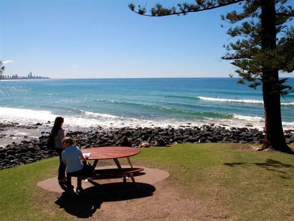 Burleigh Heads - Beach & Surf Club area (24/11/2008)