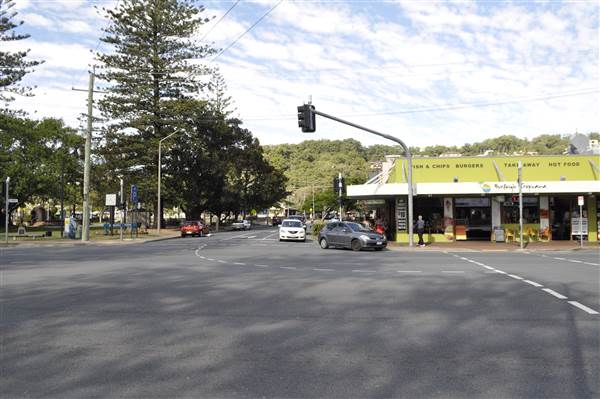 Burleigh Heads - Beach & Surf Club area (19/05/2013 - Credits: Angus Ledgerwood)