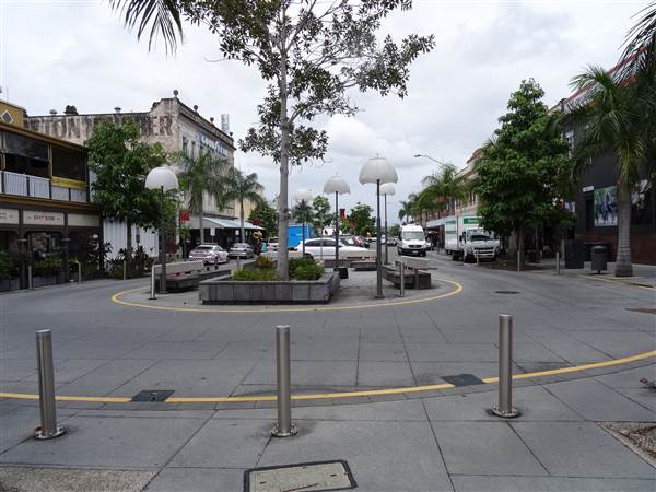 Cnr Logan Rd & Jurgens St (24/01/2014 - Credits: Angus Ledgerwood)