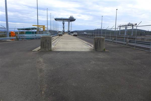 Lake Wivenhoe - Roads & Dam Wall (3/02/2014)