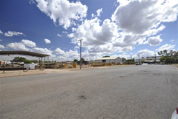 Corner of Killara Crescent & Kolongo Crescent (26/05/2014 - Credits: Angua Ledgerwood)
