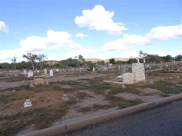 Mount Isa Sunset Lawn Cemetery (27/05/2014)