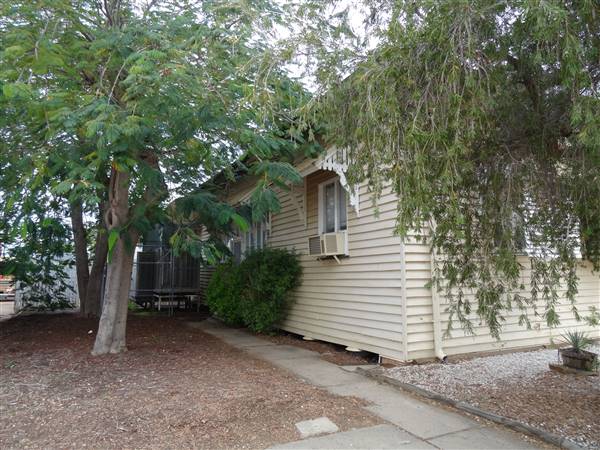 Longreach Post Office (10/07/2015)