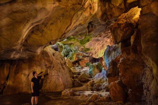 Capricorn Caves (4/12/2018 - Credits: unknown)