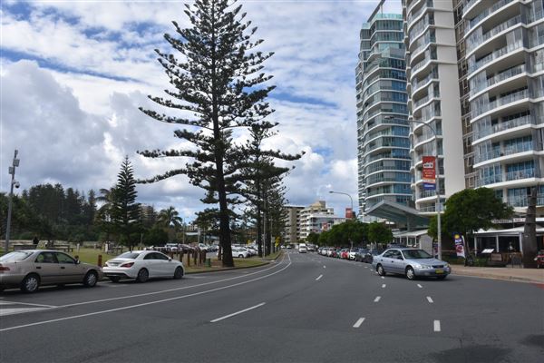 Coolangatta - Marine Parade / Beach (17/05/2019 - Credits: Kathryn Metcalfe)