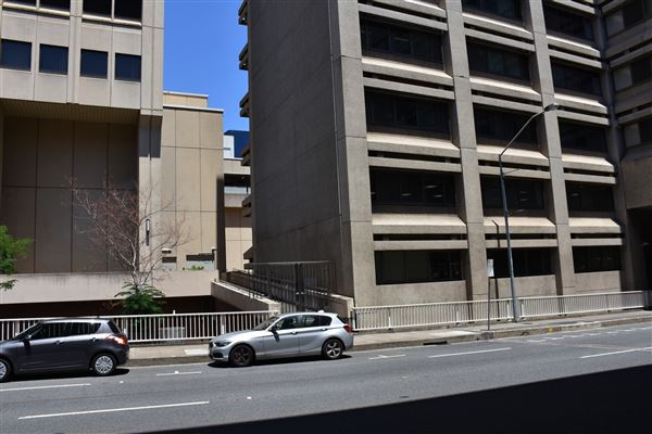 Turbot Street between Edward & Wharf Streets (2/02/2020 - Credits: Kathryn Metcalfe)