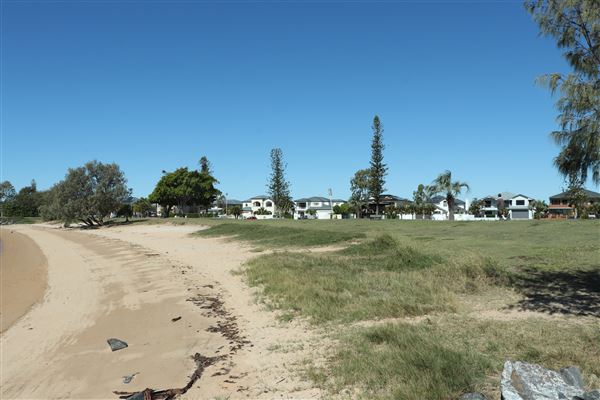 Raby Bay - Foreshore Park (8/05/2023 - Credits: Screen Queensland)