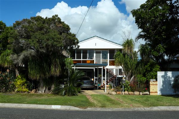 Nudgee Beach Streetscapes (11/05/2023 - Credits: Screen Queensland)
