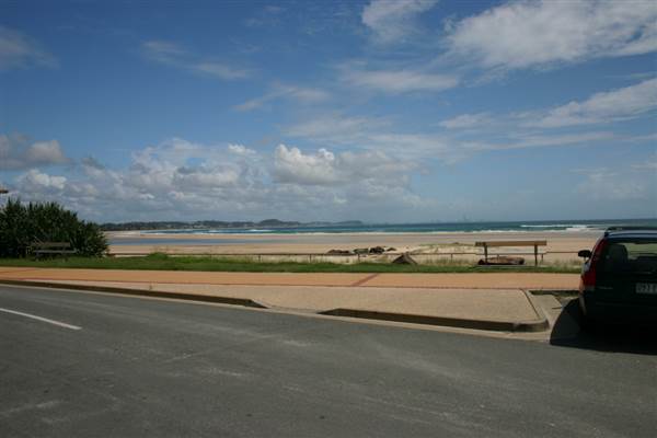 Kirra Beach Hotel (6/03/2006)