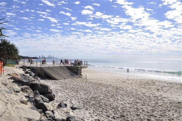Burleigh Heads - Beach & Surf Club area (19/05/2013 - Credits: Angus Ledgerwood)
