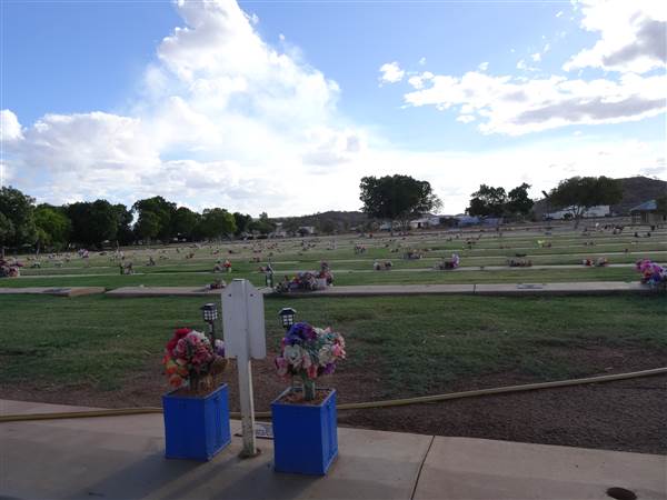 Mount Isa Sunset Lawn Cemetery (27/05/2014)