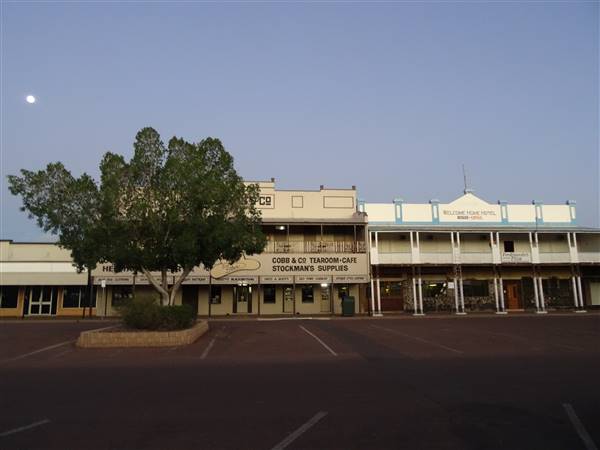 Longreach Township (8/07/2015 - Credits: Neil McGegor)