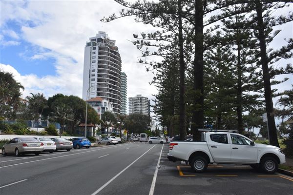 Coolangatta - Marine Parade / Beach (17/05/2019 - Credits: Kathryn Metcalfe)