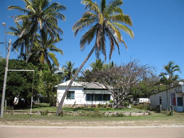 Rose Bay (Bowen) (8/11/2006)