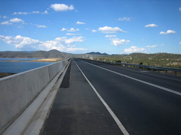 Lake Wivenhoe - Roads & Dam Wall (10/05/2006)