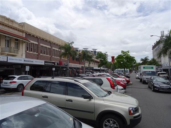 Cnr Logan Rd & Jurgens St (24/01/2014 - Credits: Angus Ledgerwood)