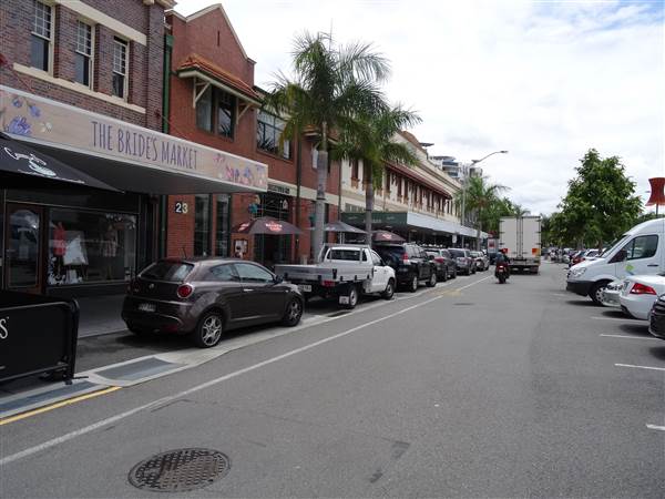 Cnr Logan Rd & Jurgens St (24/01/2014 - Credits: Angus Ledgerwood)