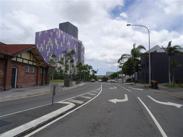 Cnr Logan Rd & Jurgens St (24/01/2014 - Credits: Angus Ledgerwood)