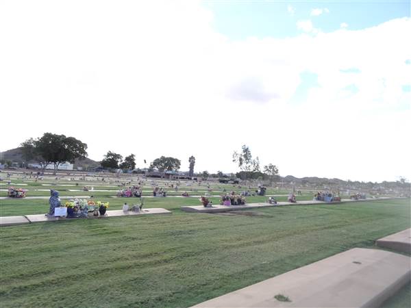 Mount Isa Sunset Lawn Cemetery (27/05/2014)