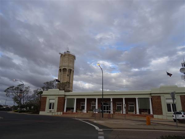 Longreach Township (8/07/2015 - Credits: Neil McGegor)