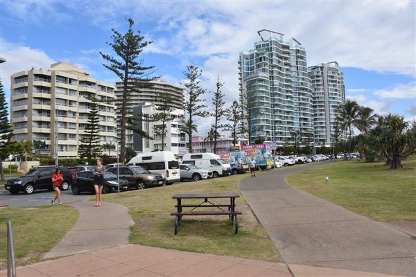Coolangatta - Marine Parade / Beach (17/05/2019 - Credits: Kathryn Metcalfe)