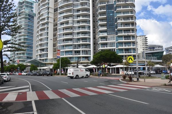 Coolangatta - Marine Parade / Beach (17/05/2019 - Credits: Kathryn Metcalfe)