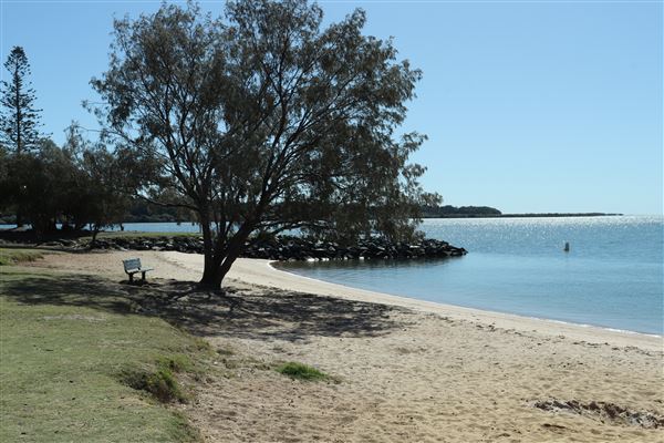 Raby Bay - Foreshore Park (8/05/2023 - Credits: Screen Queensland)
