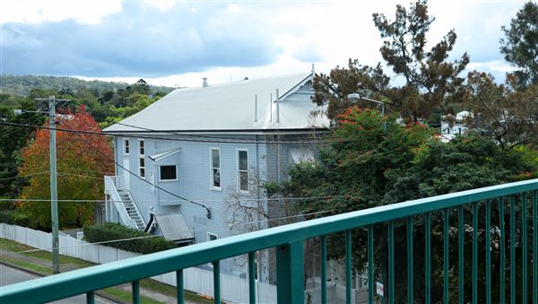 Taringa Central Pedestrian Bridge (7/06/2023 - Credits: Screen Queensland)