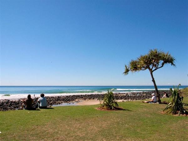 Burleigh Heads - Beach & Surf Club area (24/11/2008)