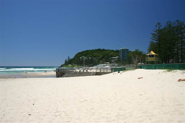 Burleigh Heads - Beach & Surf Club area (24/11/2008)