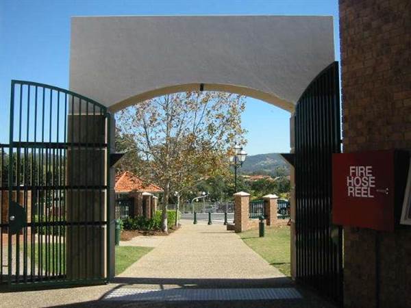 Somerset College - Primary and Secondary School (2/09/2013)