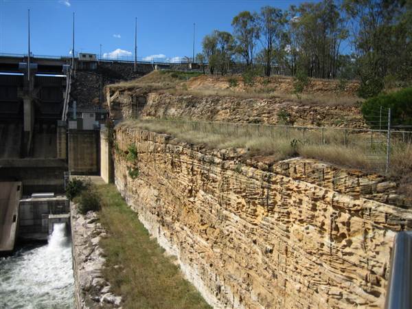 Lake Wivenhoe - Roads & Dam Wall (10/05/2006)