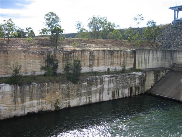 Lake Wivenhoe - Roads & Dam Wall (10/05/2006)