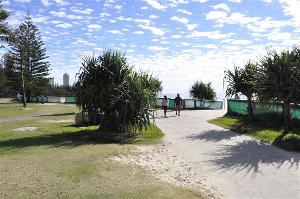 Burleigh Heads - Beach & Surf Club area (19/05/2013 - Credits: Angus Ledgerwood)