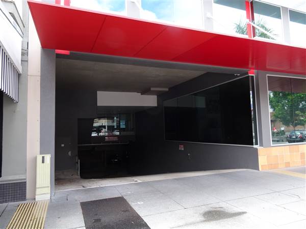 Cnr Logan Rd & Jurgens St (24/01/2014 - Credits: Angus Ledgerwood)