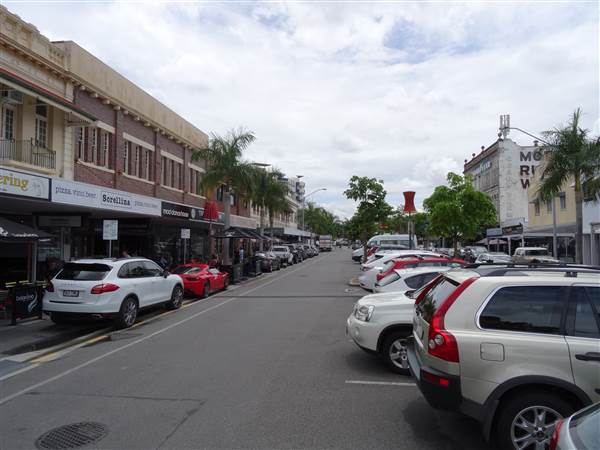 Cnr Logan Rd & Jurgens St (24/01/2014 - Credits: Angus Ledgerwood)