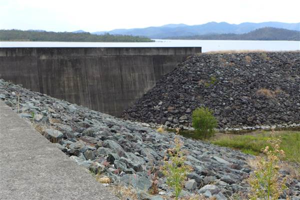 Lake Wivenhoe - Roads & Dam Wall (3/02/2014)