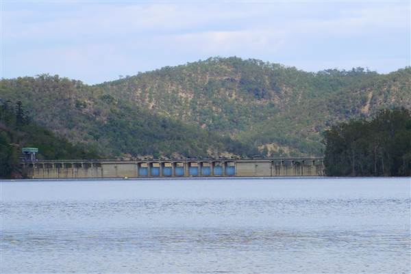 Somerset Dam (The Spit) (3/02/2014)