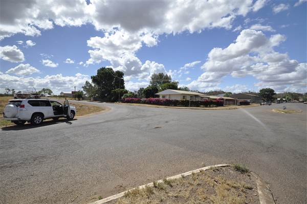Corner of Killara Crescent & Kolongo Crescent (26/05/2014 - Credits: Angua Ledgerwood)